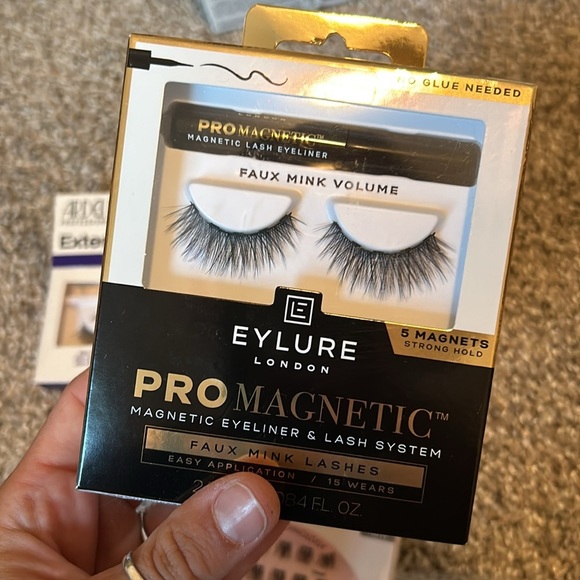 False lashes bundle - Picture 5 of 5